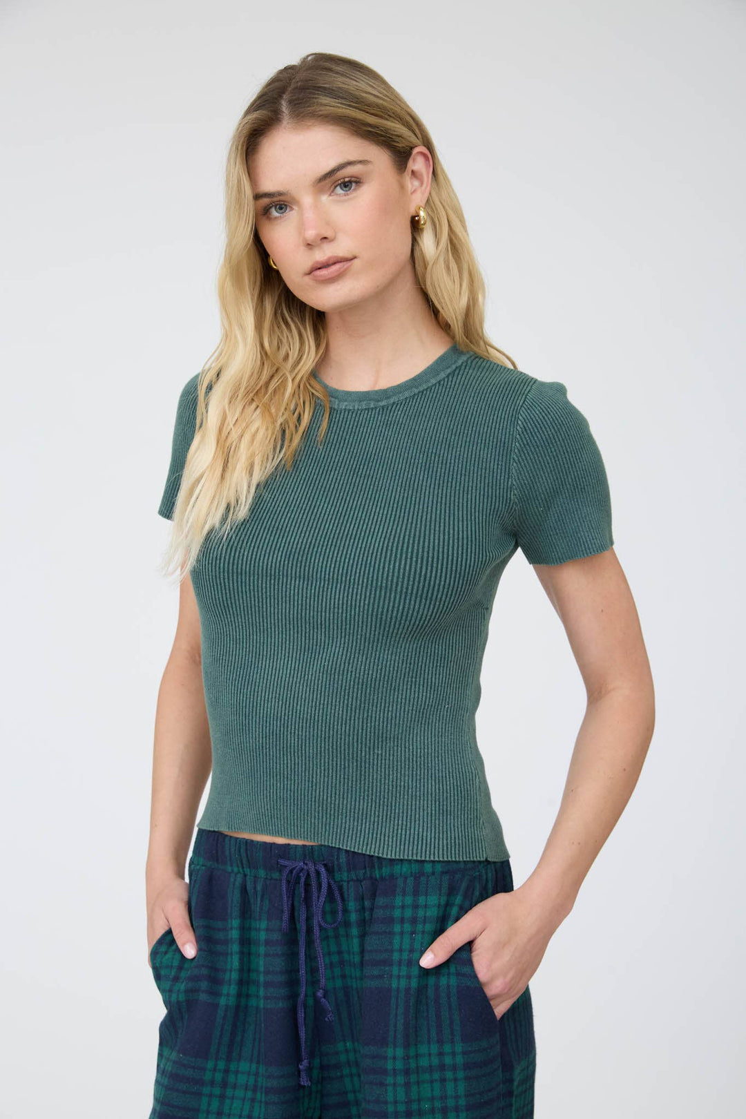 Blu Pepper Washed Ribbed Short Sleeve Cropped Knit Tee in Hunter Green 1