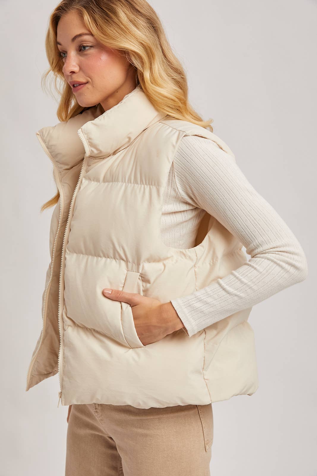 Zipper Puffer Vest wht24