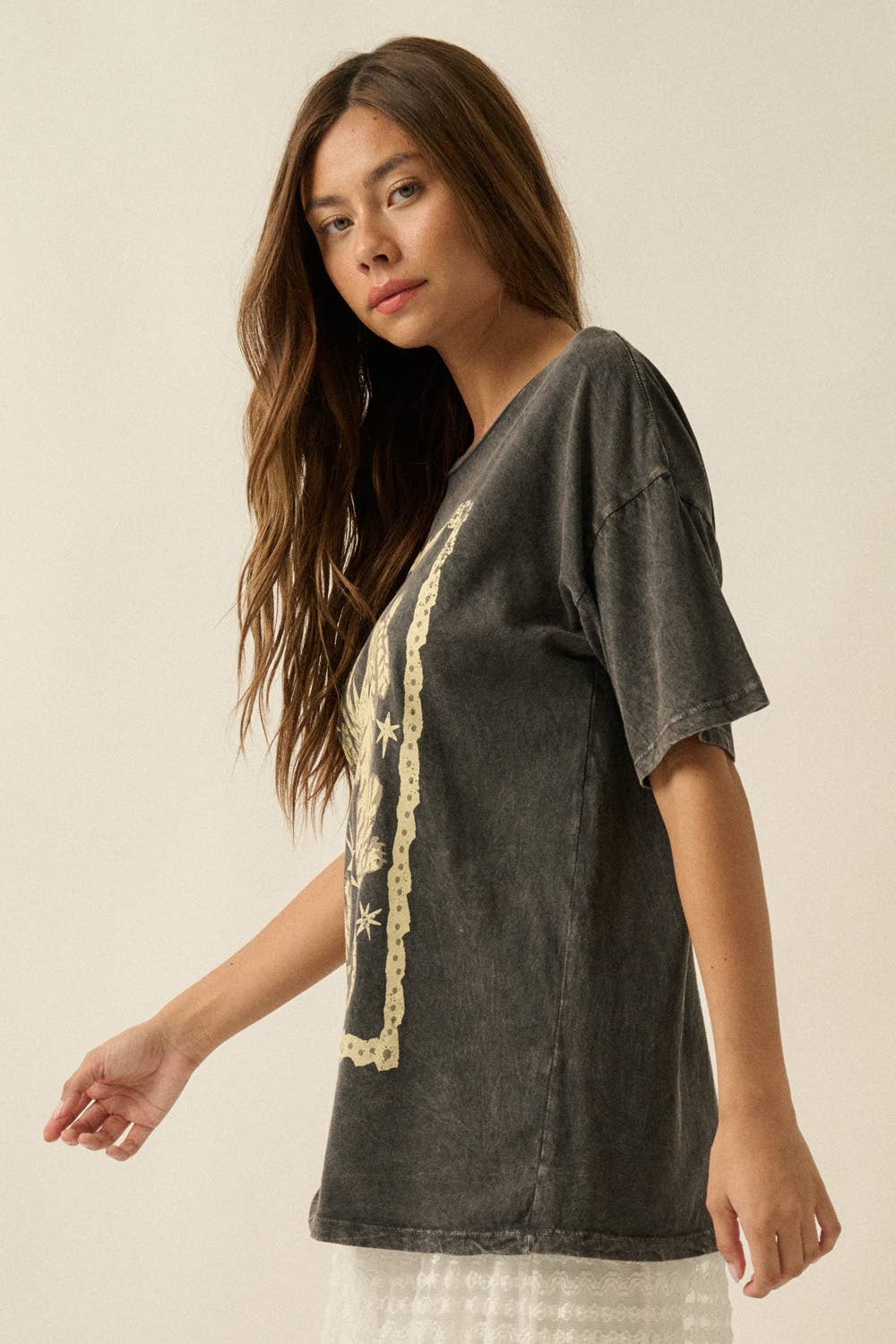 Promesa USA - Tigers and Stars Vintage-Wash Oversized Graphic Tee in Charcoal 4