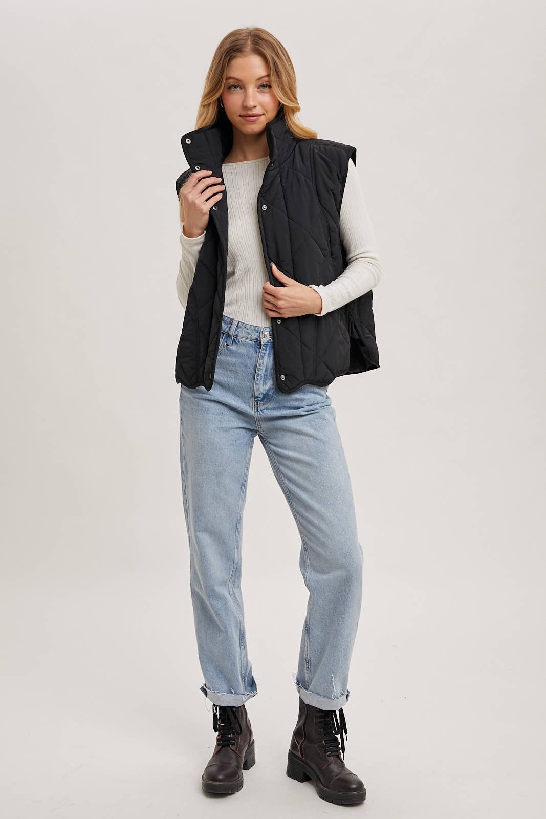 Bluivy Button-Down Quilted Puffer Vest with Pockets in Black 7