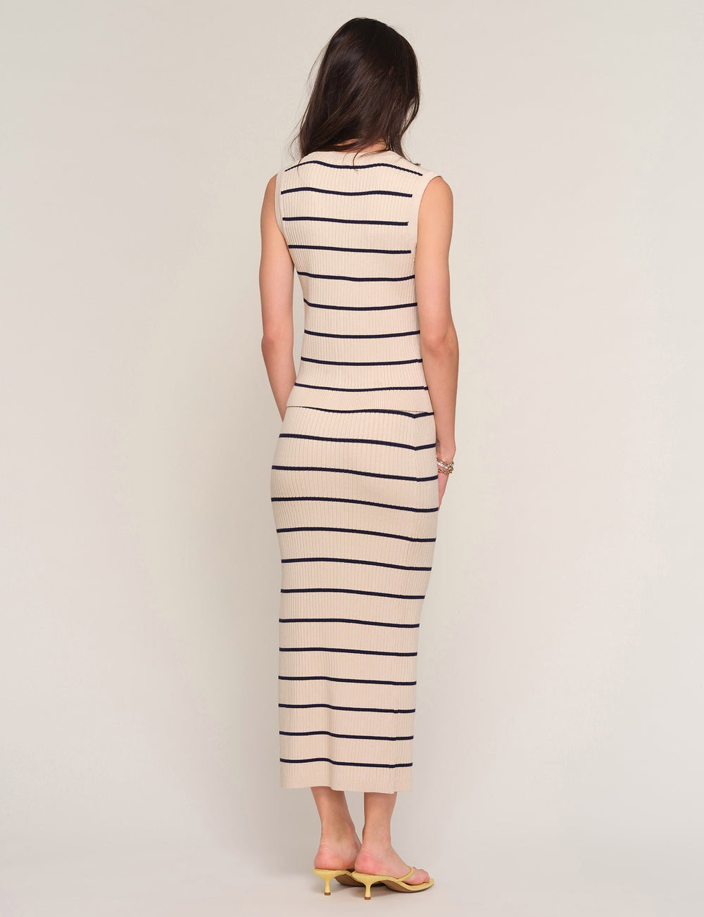 Heartloom Swan Two Piece Ivory 1