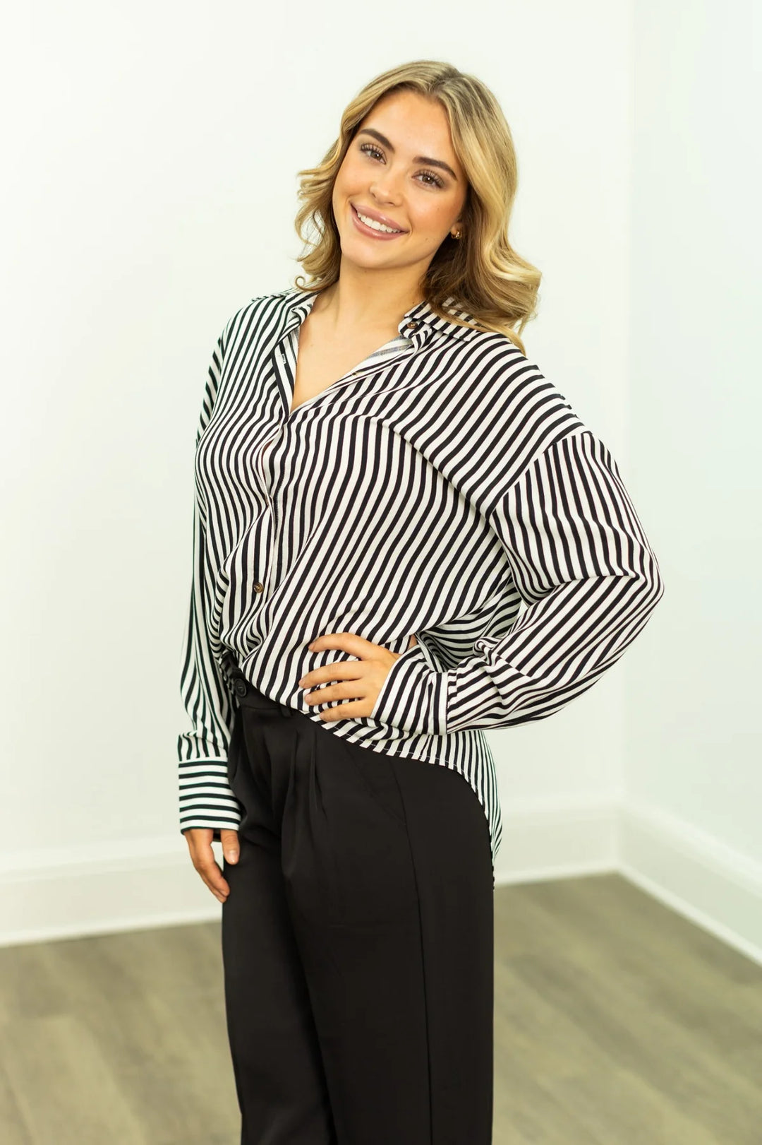 Southern Grace Kathryn Classic Button-up black2