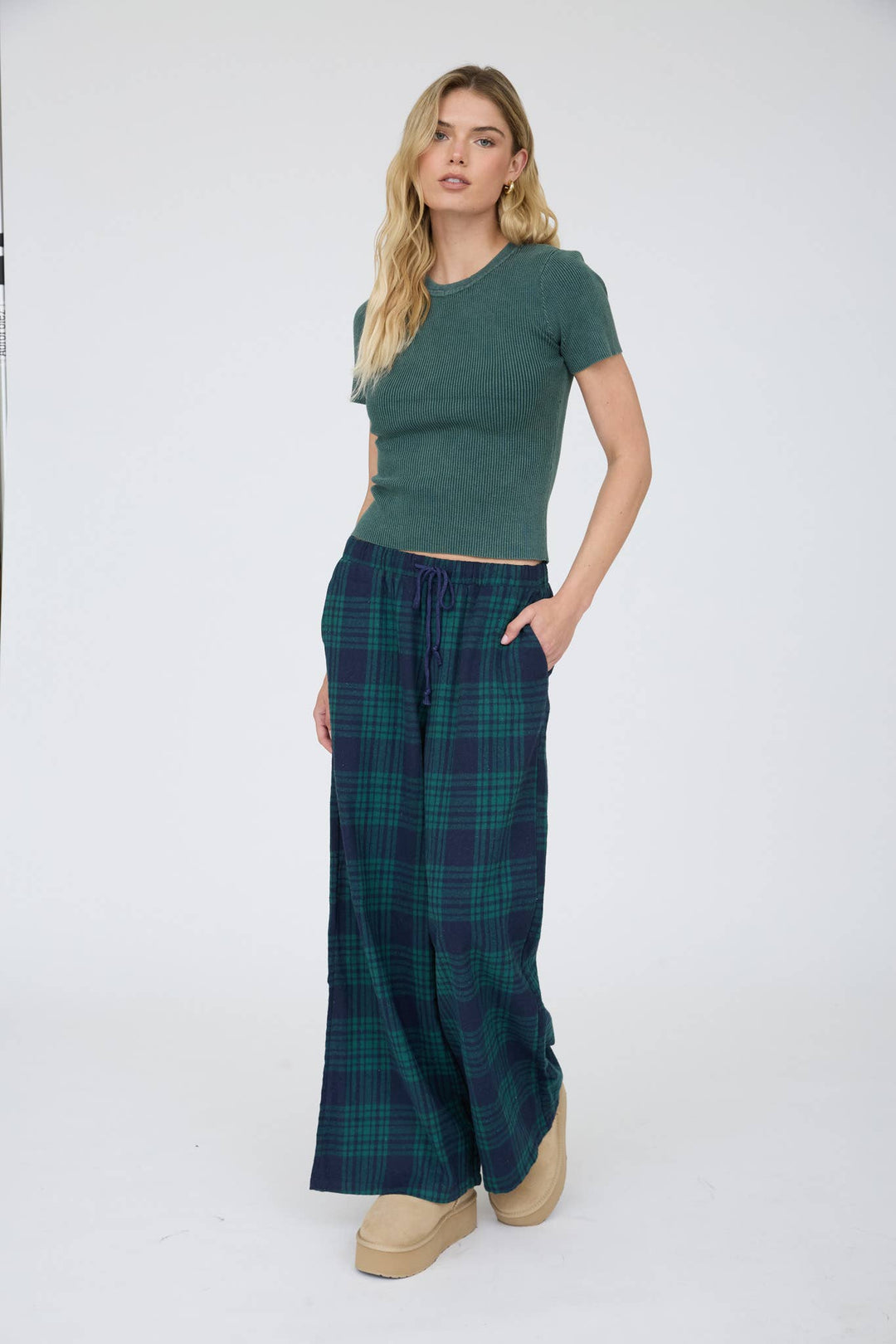 Blu Pepper Washed Ribbed Short Sleeve Cropped Knit Tee in Hunter Green 5