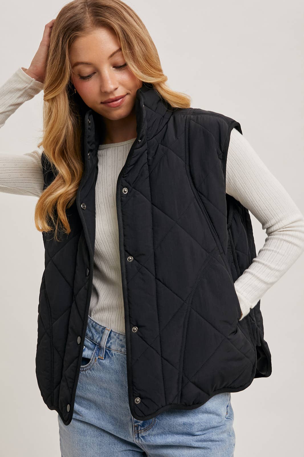 Bluivy Button-Down Quilted Puffer Vest with Pockets in Black 1