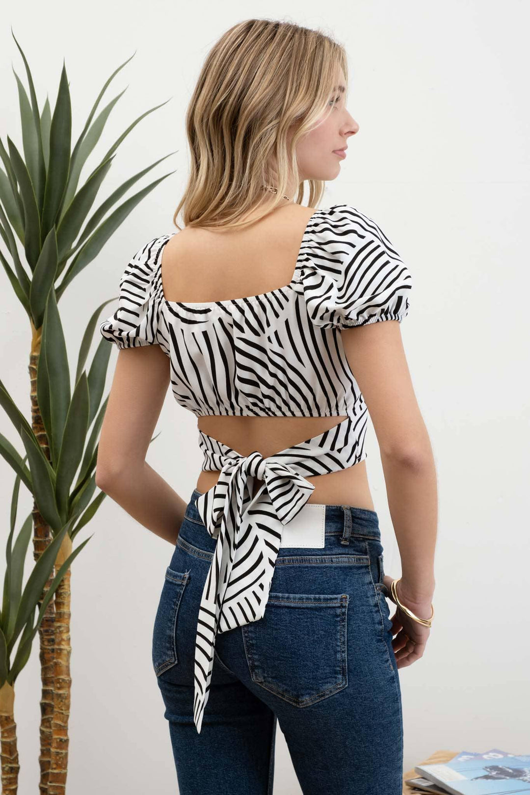 Geo Print Puff Sleeve Crop Top - Shop Emma's 